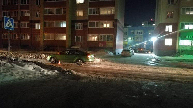 15-летнюю девочку с травмой позвоночника доставили в больницу после ДТП в Новосибирске