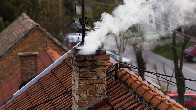 Три человека отравились угарным газом из-за неисправного дымохода в частном доме Бердска
