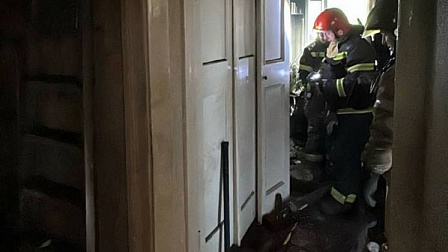 Пять человек спасли из пожара на проспекте Дзержинского в Новосибирске