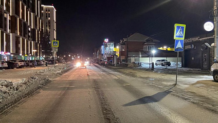 В Новосибирске машина сбила 16-летнего юношу на пешеходном переходе и уехала