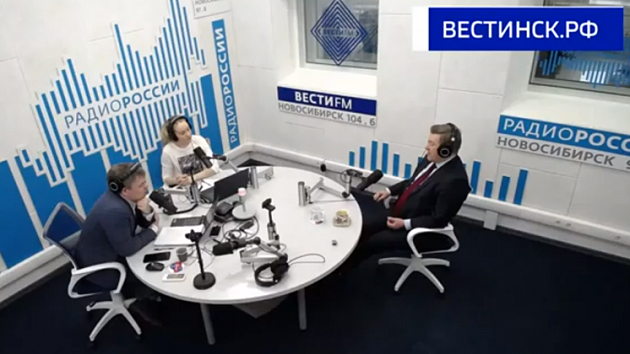 Прямая линия с мэром Новосибирска Анатолием Локтем