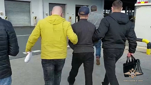 Житель Новосибирска попался на попытке продажи наркотика и сбежал в Чехию