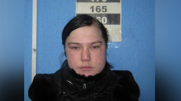 Полиция просит помочь найти подозреваемую в краже в Новосибирске