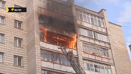 В Новосибирске спасатели потушили пожар в десятиэтажном доме