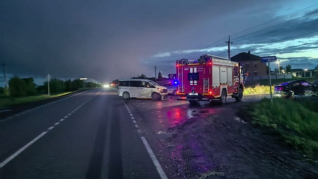 Под Новосибирском 47-летняя пассажирка погибла в столкновении двух машин