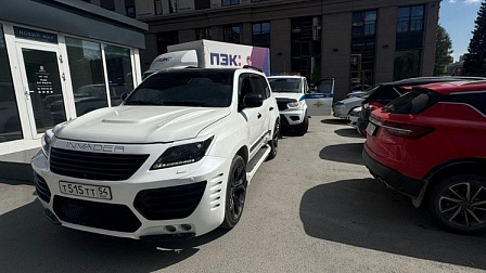 В Новосибирске задержали 19-летнего водителя Lexus с подложными номерами