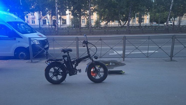 В Новосибирске электровелосипедист отправил в больницу девятилетнего самокатчика