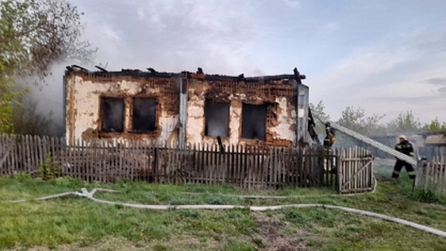 В Новосибирской области мужчина из ревности поджёг чужой дом и избавился от конкурента