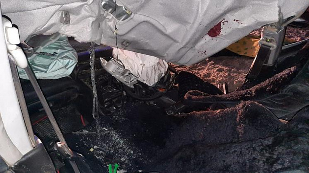  В Новосибирске водитель и пассажир погибли после столкновения с опорой моста