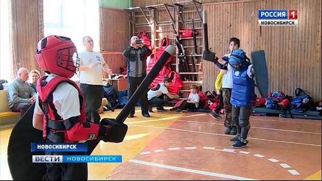 Бойцы со всей Сибири: в Новосибирске прошел первый  чемпионат по современному бою на мечах