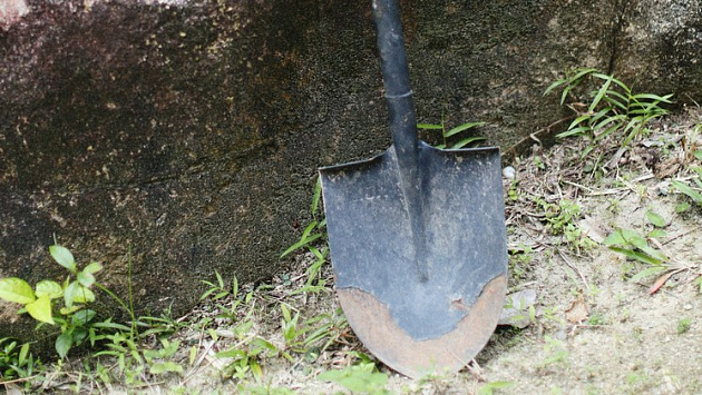 Новосибирца отправили в колонию за избиение водителя квадроцикла лопатой