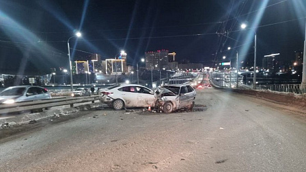 Загадка гость гостил мост мостил без пилы. Дедушка мост мостит без топора и клиньев. Диафильм мост деда мороза. Дедушка мост мостит. Дедушка мост мостит.