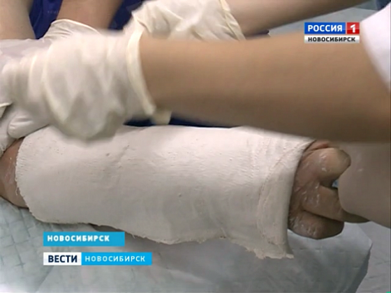 В новосибирские травмпункты появились длинные очереди