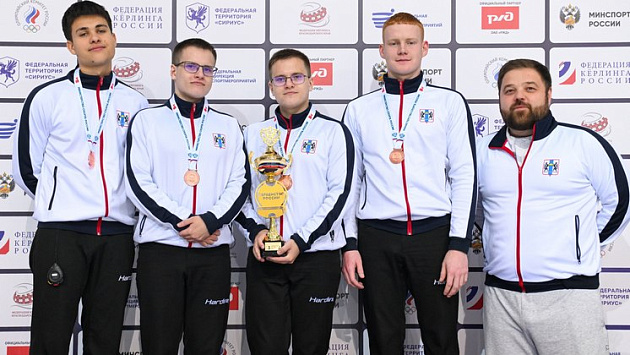 Юные новосибирские кёрлингисты завоевали бронзу первенства России