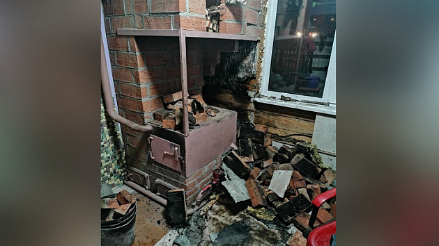Родителей и троих детей спас пожарный извещатель в Новосибирской области