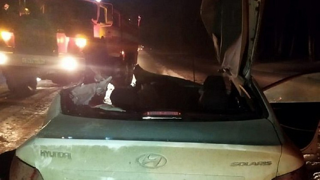 В Новосибирской области после столкновения с грузовиком погибли пассажир и водитель легковой машины