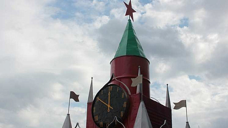 Новосибирские преступники построили копию Спасской башни Московского Кремля