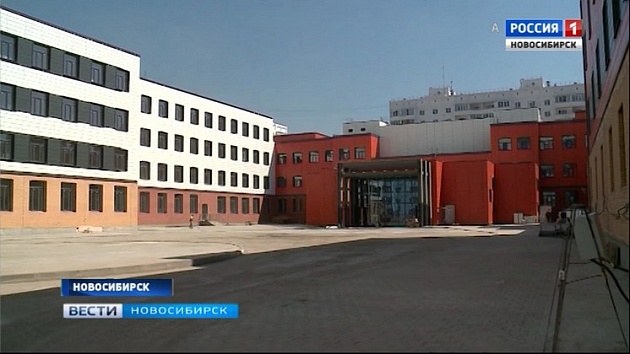 Андрей Травников и Анатолий Локоть проверили строительство школ в микрорайонах Новосибирска