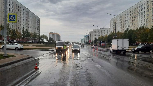 В Новосибирске легковой автомобиль сбил десятилетнюю девочку на пешеходном переходе
