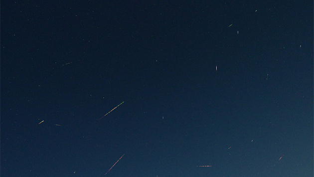 Новосибирские астрономы поймали в объектив звездопад Персеиды