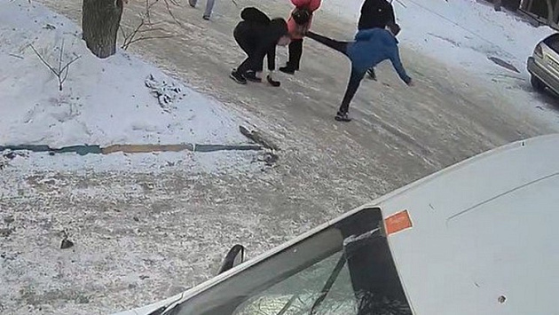 В Новосибирске будут судить двоих подростков за распыление газа в лицо ровеснику