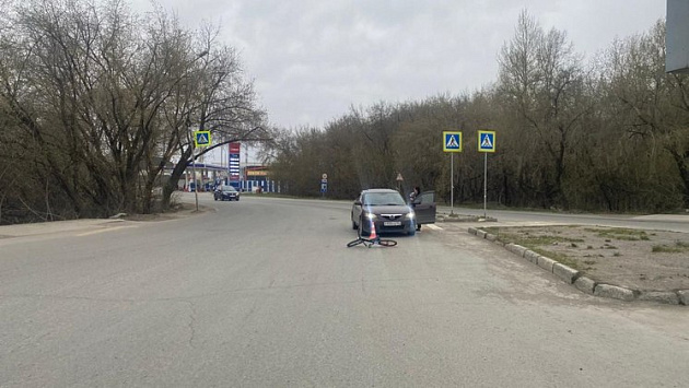В Новосибирске машина сбила девятилетнего велосипедиста на пешеходном переходе