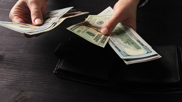 В Новосибирске выставили на продажу двухдолларовую купюру за миллион рублей