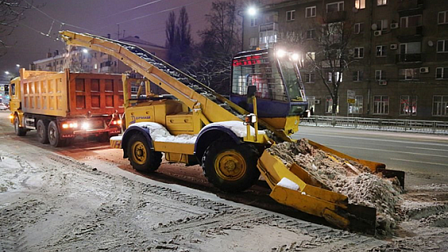 Какие улицы Новосибирска очистят от снега днём 16 ноября