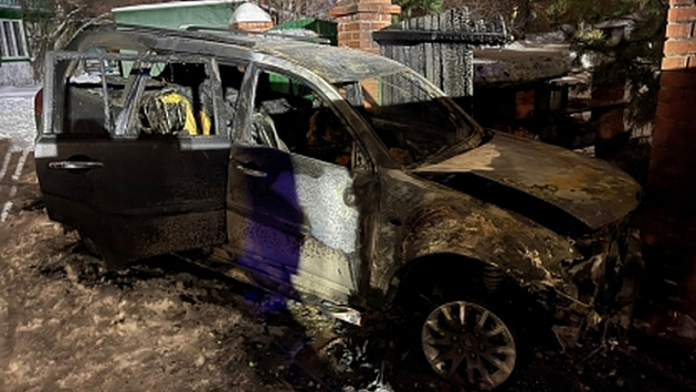 63-летний сибиряк врезался в колонну и сгорел в автомобиле