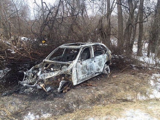 Двое мужчин сгорели в BMW X5 под Новосибирском