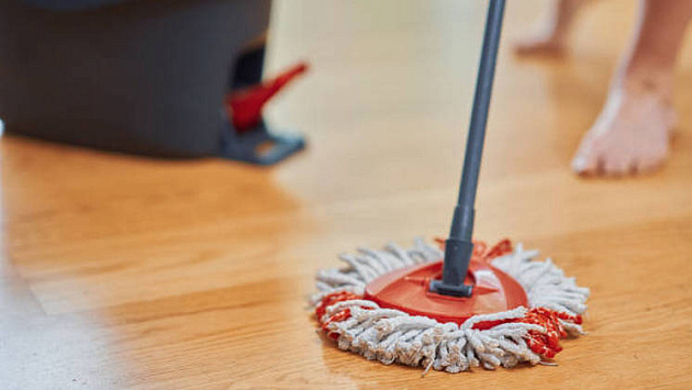 Новосибирца наказали принудительными работами за избиение возлюбленной шваброй