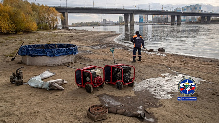В Новосибирске ликвидировали километровое нефтяное пятно на реке Обь