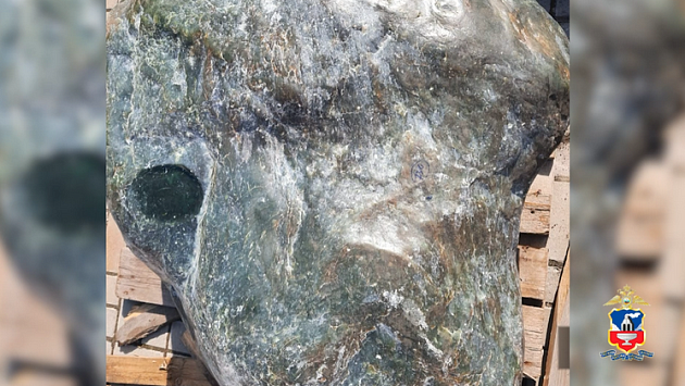 Житель Новосибирска попался на незаконной продаже почти двух тонн нефрита