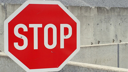 В Новосибирске временно закроют для проезда автомобилей участок улицы