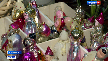 Жительница Новосибирска собрала уникальную коллекцию новогодних игрушек
