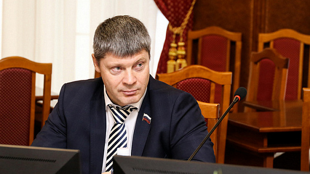 Новосибирский суд оставил без изменения приговор за мошенничество депутату и его подельникам