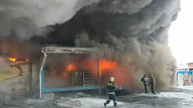 Под Новосибирском загорелись склады компании «Русский Холод»
