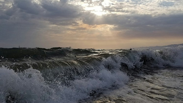 Во время шторма спасли семьи с детьми с острова в Новосибирском водохранилище