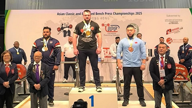 Золото и бронзу привезли с международного турнира новосибирские пауэрлифтеры