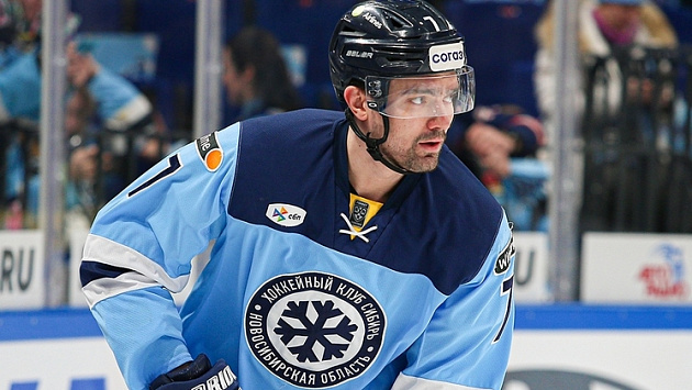 Хоккейная команда «Сибирь» попрощалась с защитником Ильей Морозовым