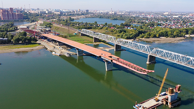 В Новосибирске строительство пролётов четвёртого моста через Обь завершили почти наполовину
