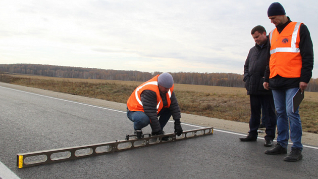 Новосибирский Минтранс заставил подрядчиков переделать 16 тысяч квадратных метров дорог после проверок