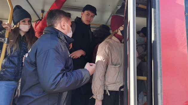 В Новосибирске 25-ти пассажирам без масок отказали в проезде
