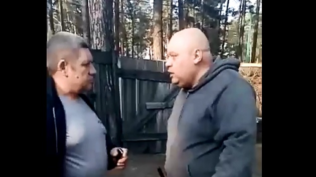 Новосибирец угрожает соседям расправой и хочет снести их дом