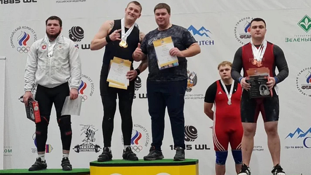 Студент новосибирского колледжа стал чемпионом России по тяжелой атлетике