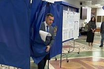Мэр Новосибирска проголосовал на выборах депутатов Заксобрания и Горсовета