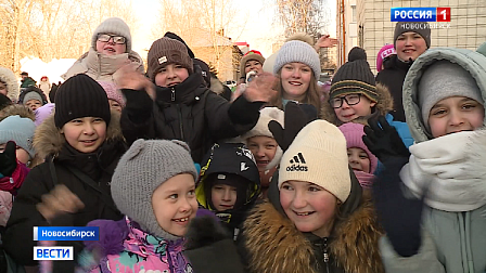 Новосибирцы отпраздновали Масленицу народными гуляниями и сжиганием чучела