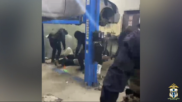 В Новосибирске задержали трёх мужчин за обналичивание преступных доходов