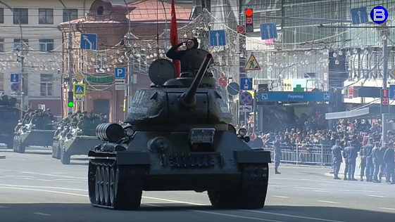 В Новосибирске прошел военный парад в честь Победы в Великой Отечественной войне