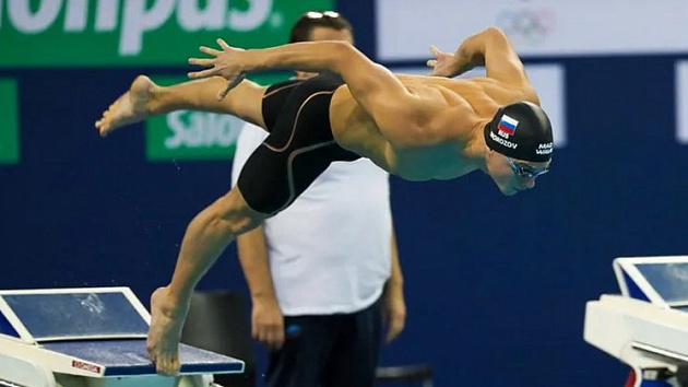 Новосибирские спортсмены завоевали медали на Кубке мира по плаванию на короткой воде